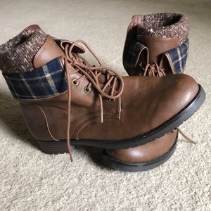 Torrid Sz. 12 Fall Flannel Boots
